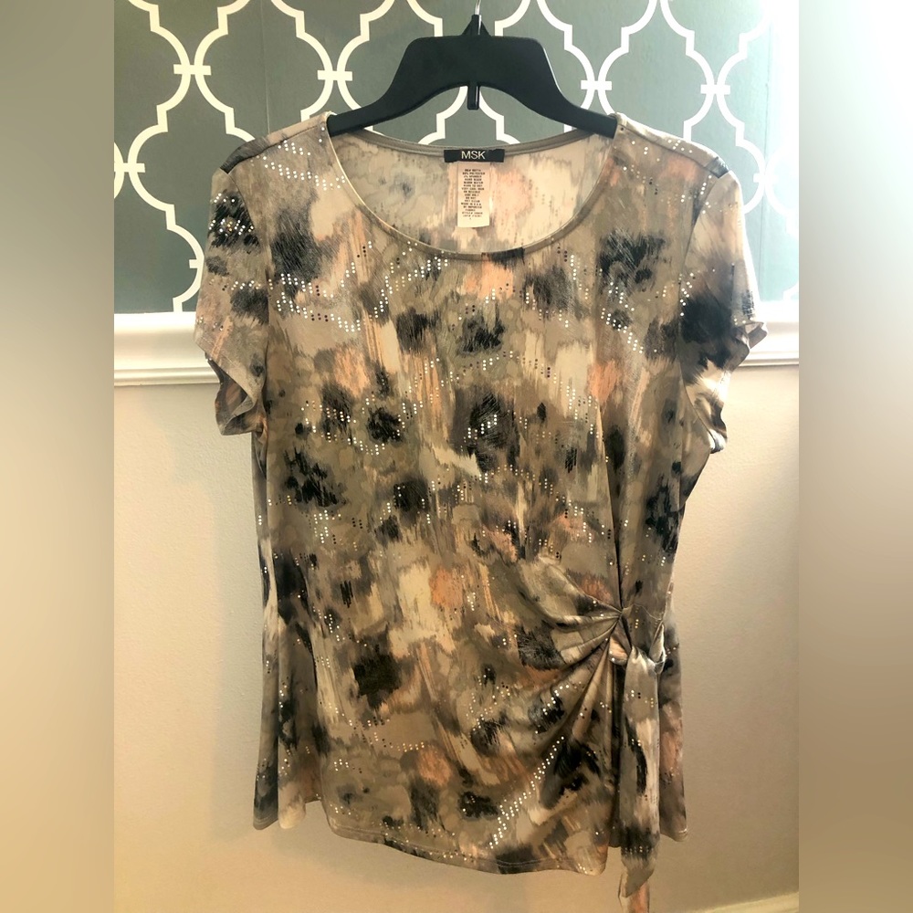 ⭐️ 4 FOR $20 ⭐️ Gray/Pink/Black Short Sleeve Shirt with Side Tie and Sparkles